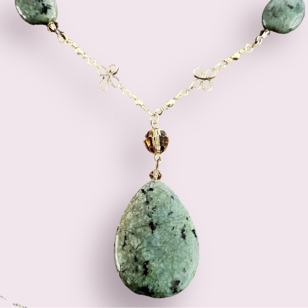 Jade vintage necklace 11.5” - Picture 4 of 7